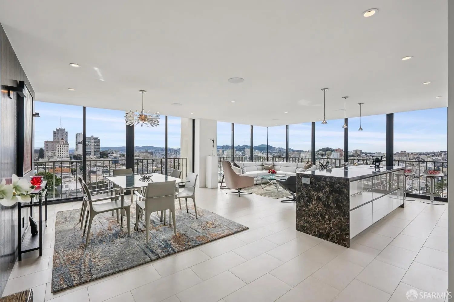 Photo of Listing #426104411