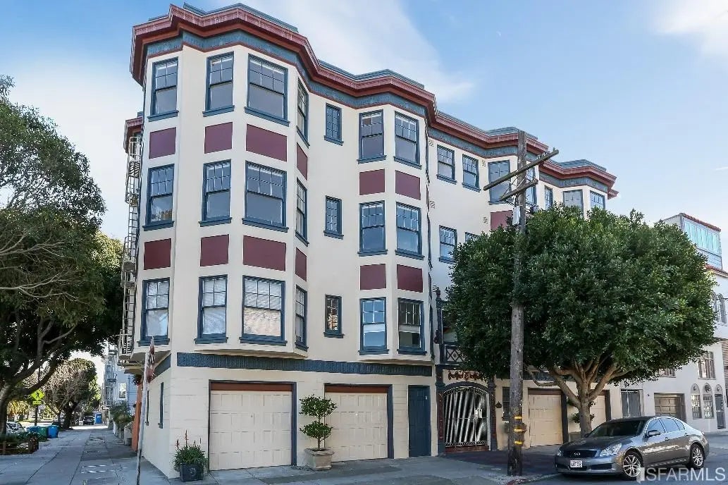 Photo of Listing #425036254