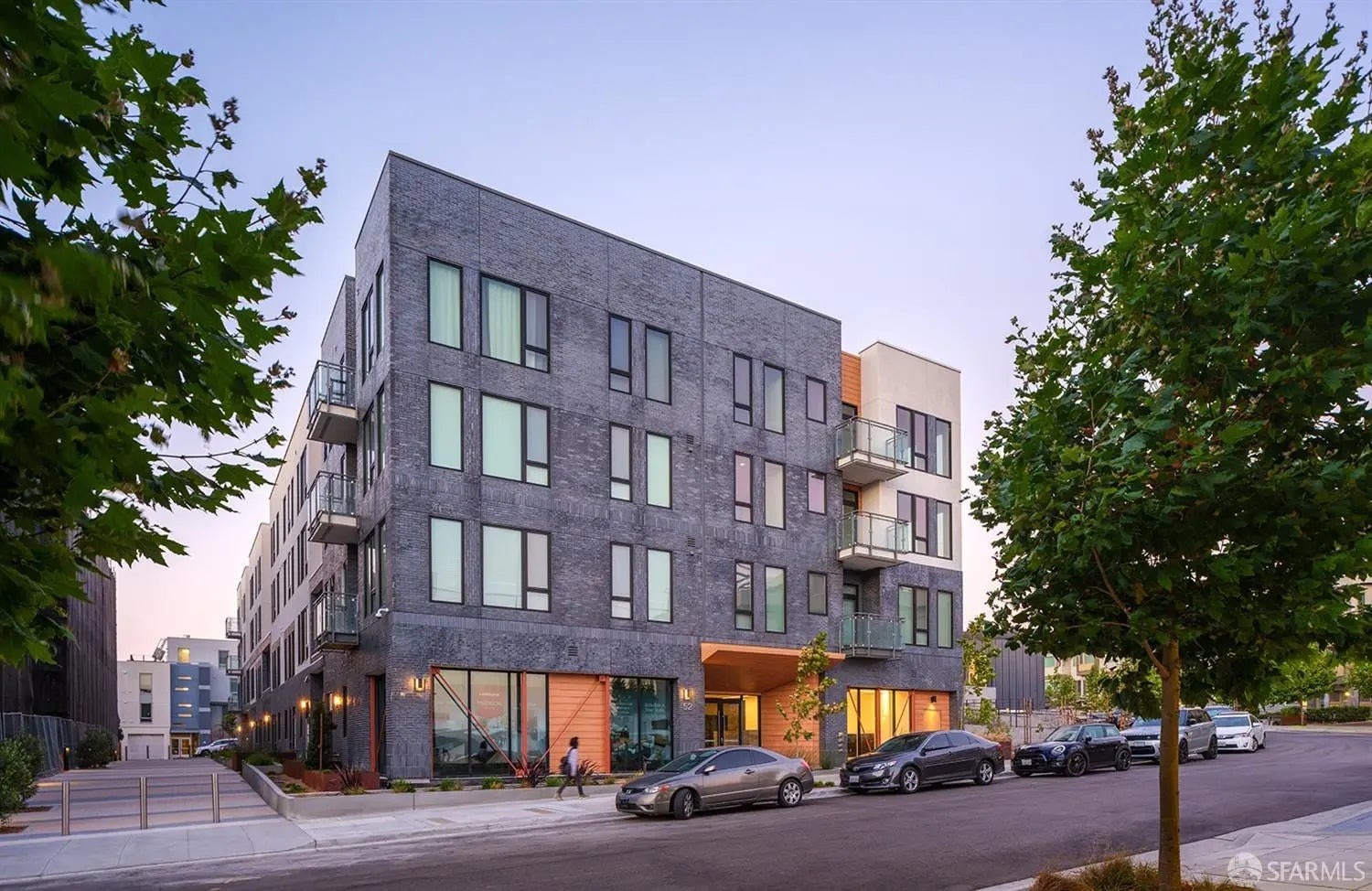 Photo of Listing #425050792