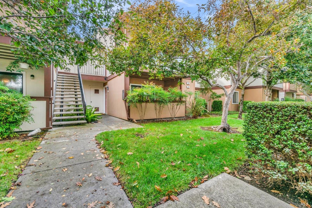 8201 Camino Colegio 221, Rohnert Park