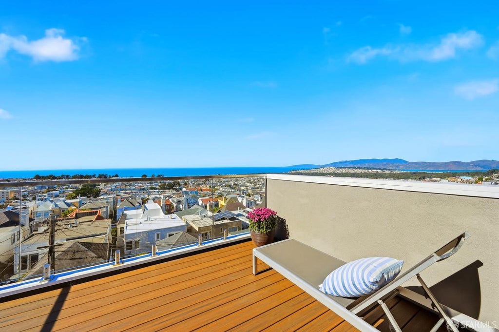 1983 15th Avenue, San Francisco