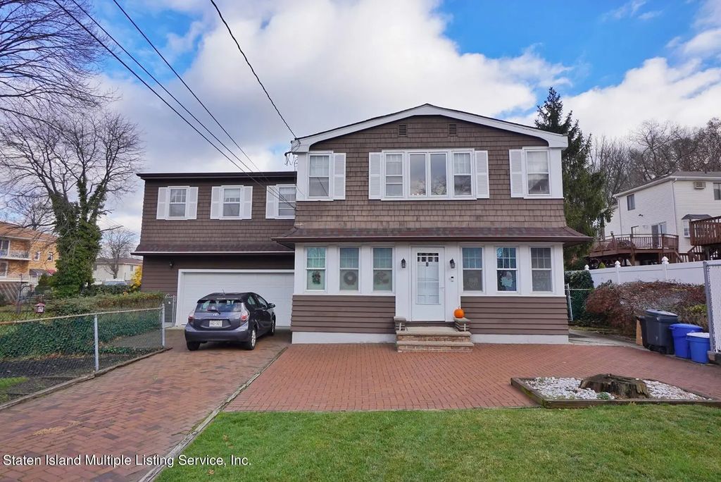 49 Sheraden Avenue, Staten Island