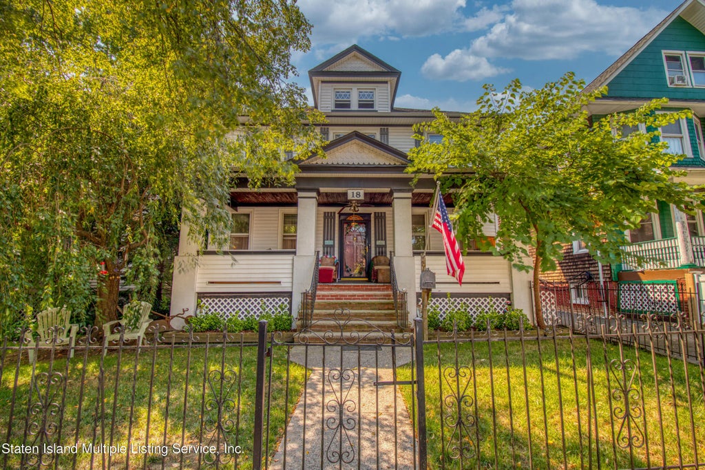 18 Albion Place, Staten Island