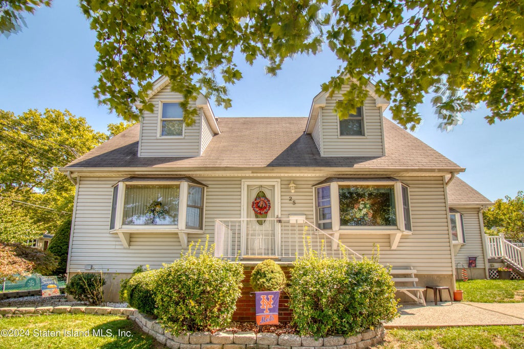 25 Levit Avenue, Staten Island