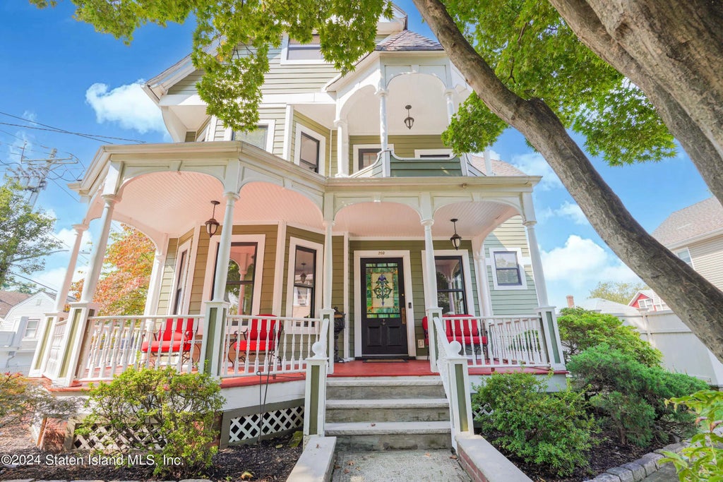 260 Willard Avenue, Staten Island