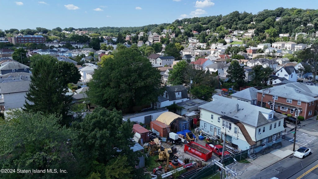 Clove Road, Staten Island