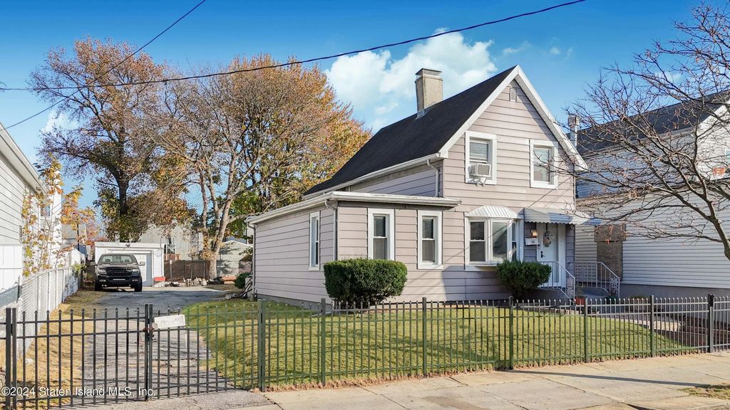 133 Van Pelt Avenue, Staten Island