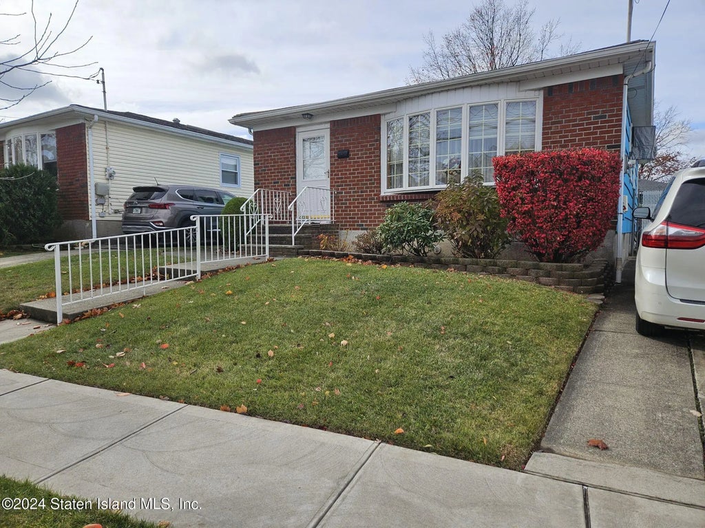 256 Colon Avenue, Staten Island