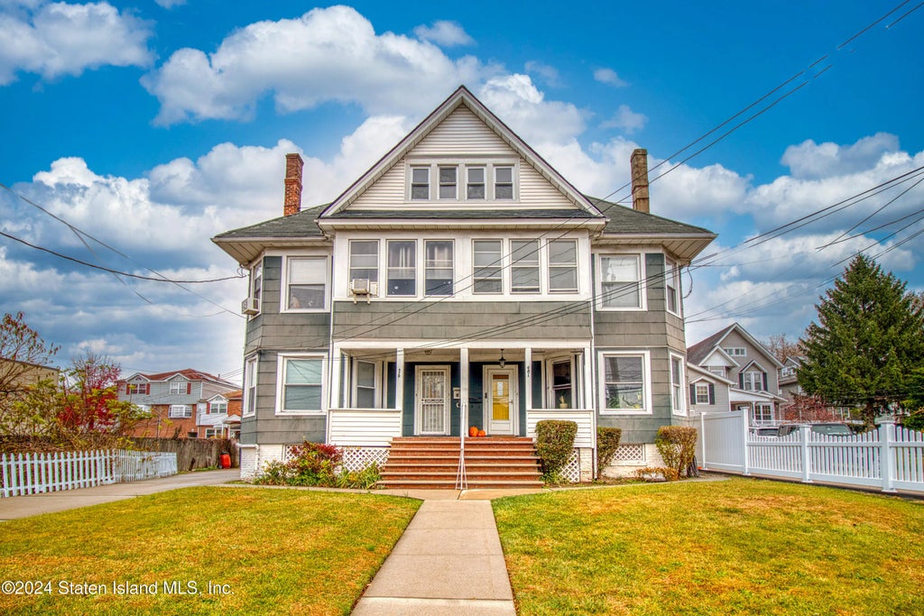 479 Clove Road, Staten Island