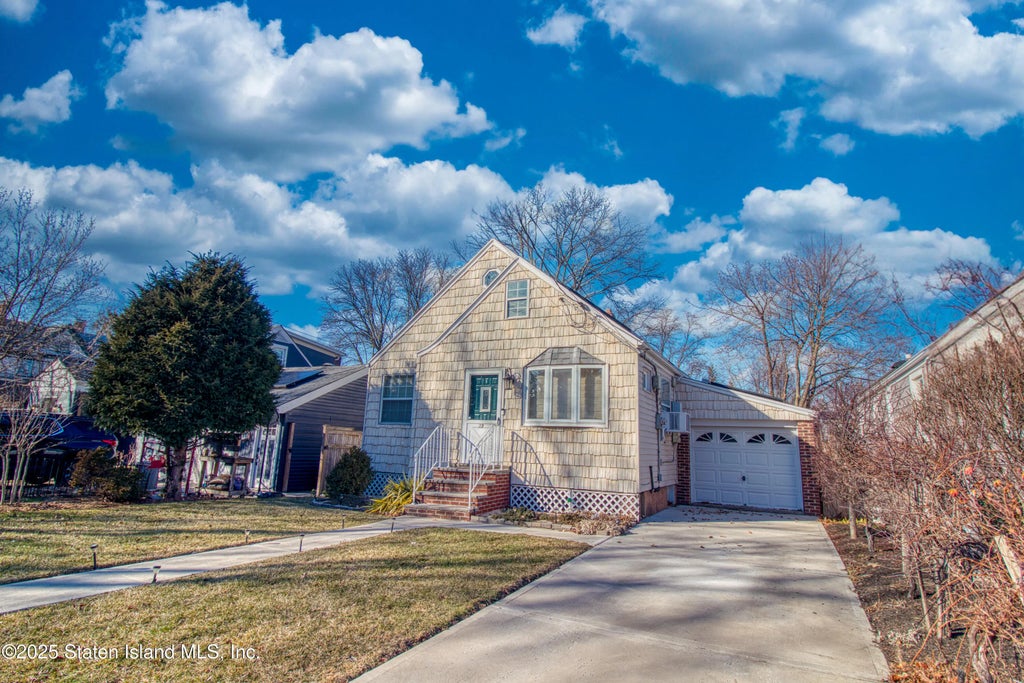 39 Linden Street, Staten Island