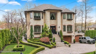 563 Todt Hill Road, Staten Island, NY