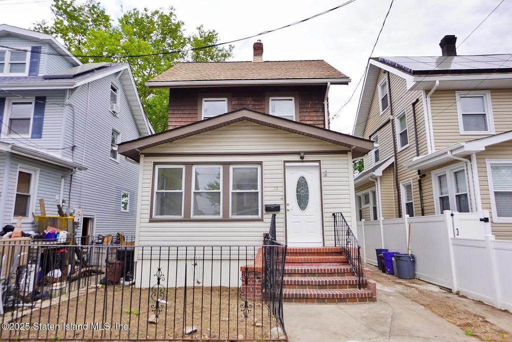 10 Taylor Court, Staten Island