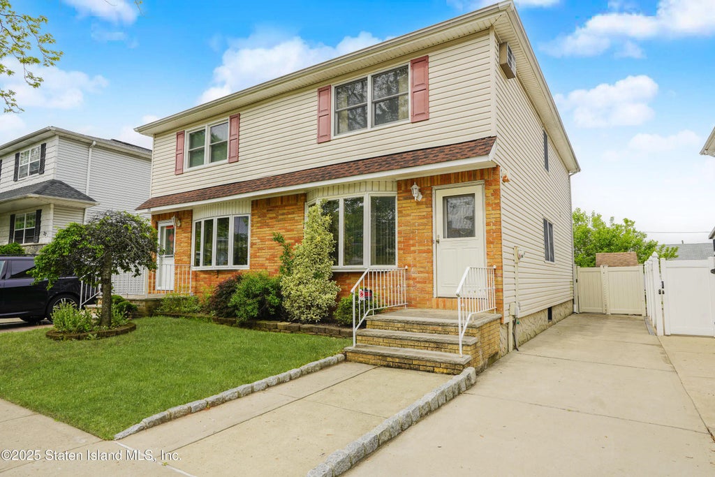 16 Astor Avenue, Staten Island