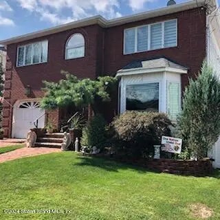 100 Everett Avenue, Staten Island