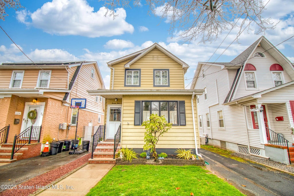 21 Dana Street, Staten Island
