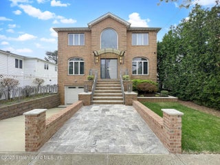 166 Pinewood Avenue, Staten Island, NY