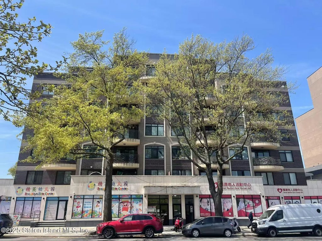 7516 Bay Parkway 2e, Brooklyn