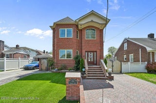 132 Crowell Avenue, Staten Island, NY