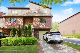 131 Stonegate Drive, Staten Island, NY