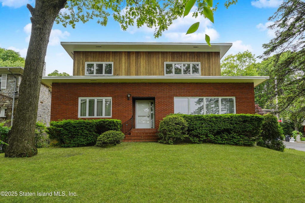 60 Cedar Terrace, Staten Island