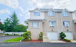21 Coral Court, Staten Island, NY