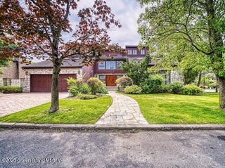 10 Arbutus Way, Staten Island, NY