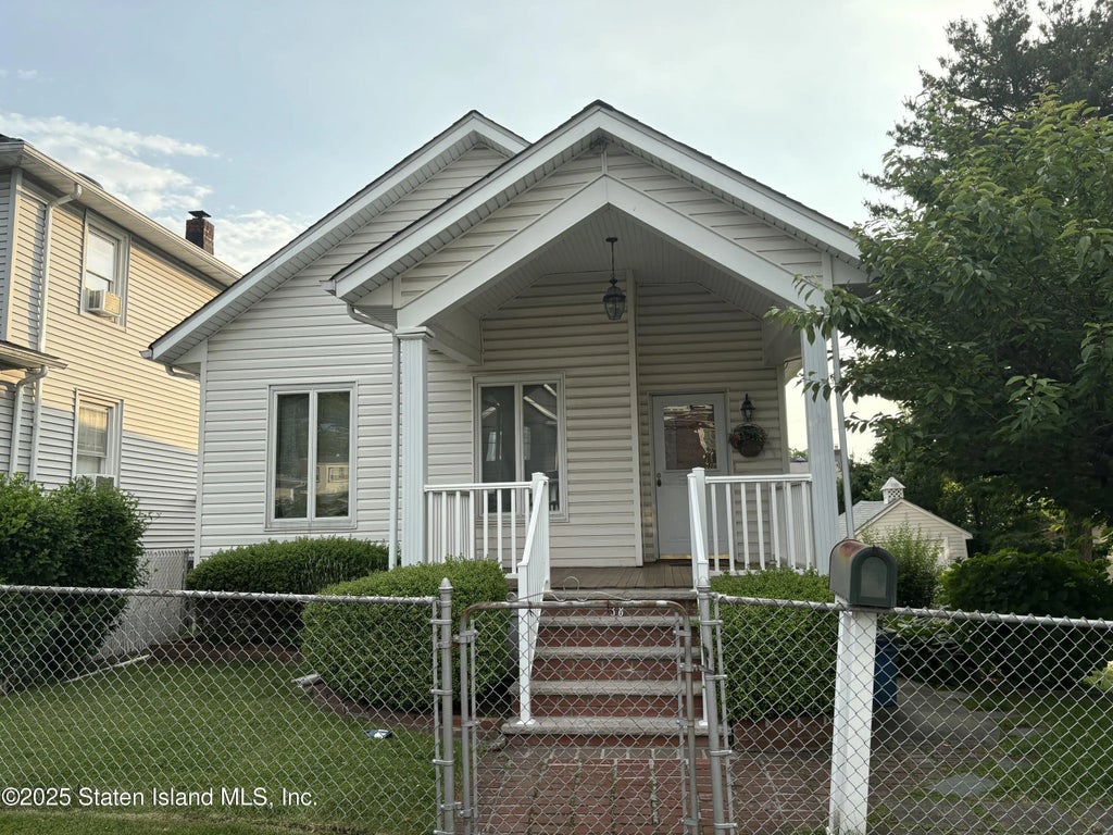 38 Quinlan Avenue, Staten Island