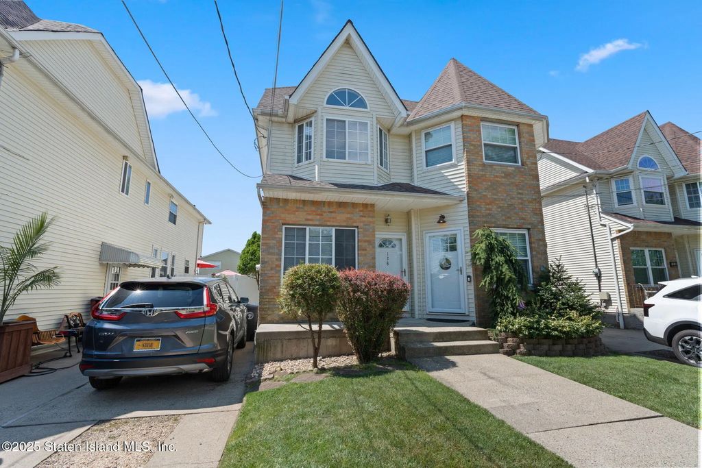 128 Vedder Avenue, Staten Island