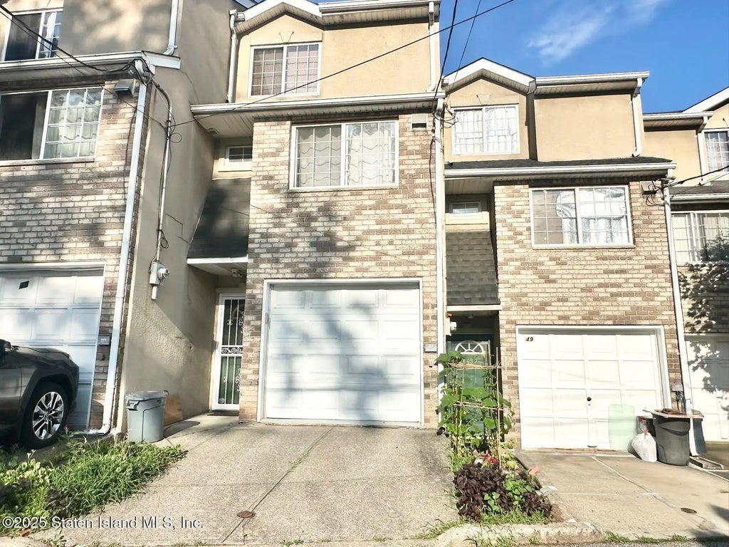 47 Savo Lane, Staten Island