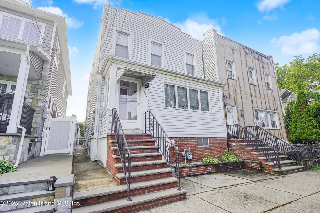 202 Virginia Avenue, Staten Island