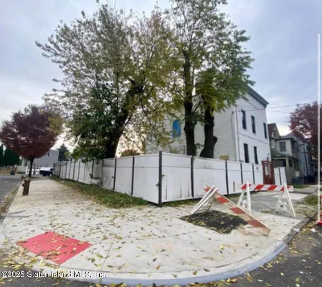 51 Gordon Street, Staten Island