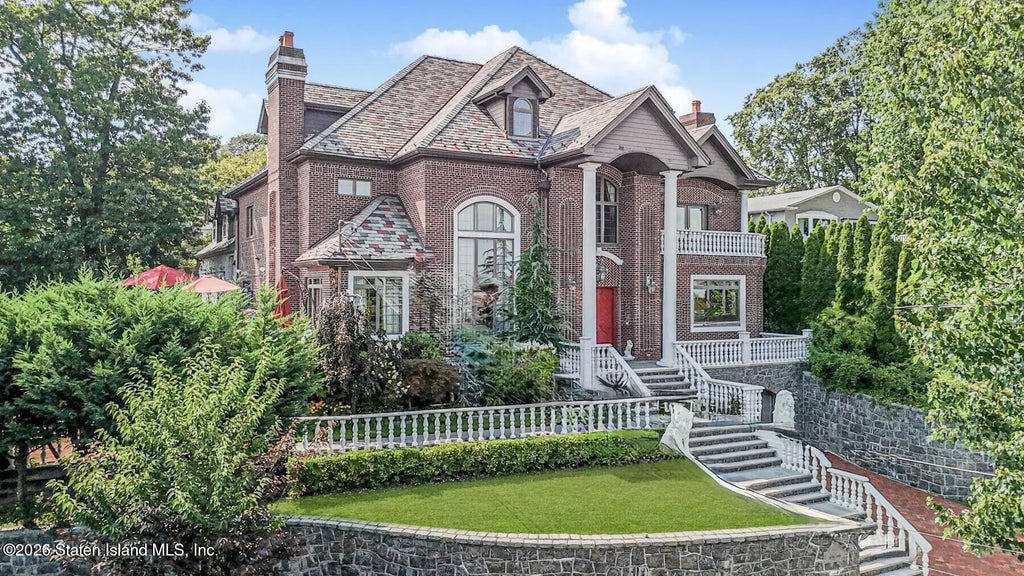 34 Claire Court, Staten Island