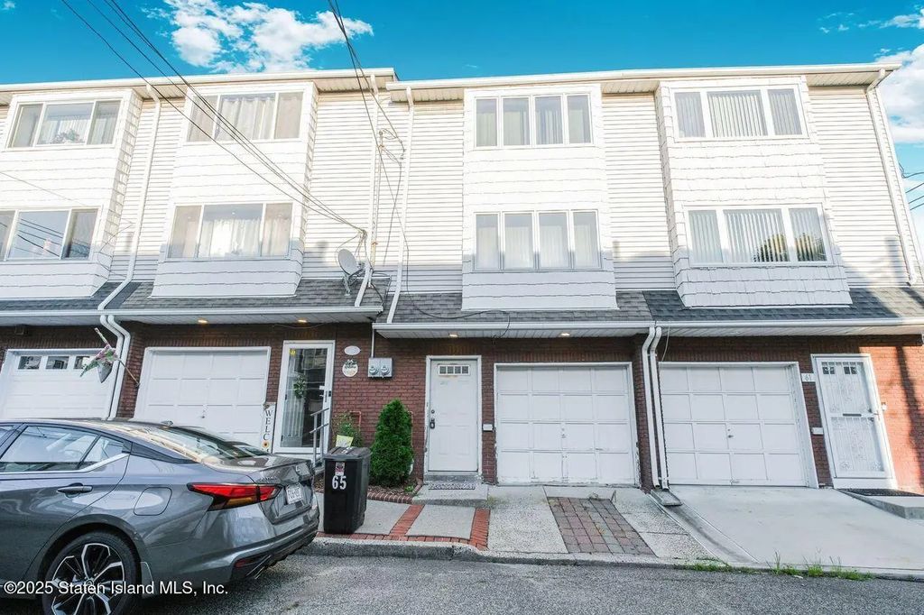 63 Avon Lane, Staten Island