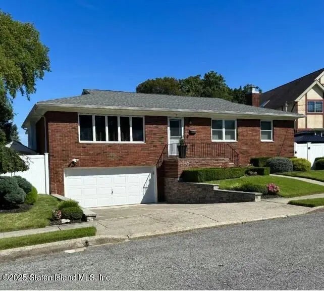 7 Dore Court, Staten Island