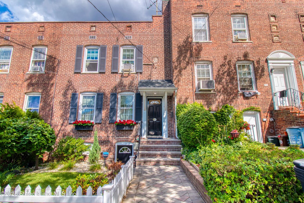 123 Pendleton Place, Staten Island