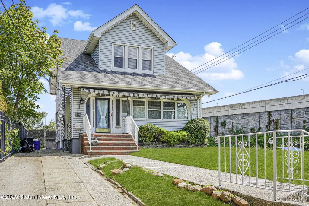 77 Todt Hill Road, Staten Island