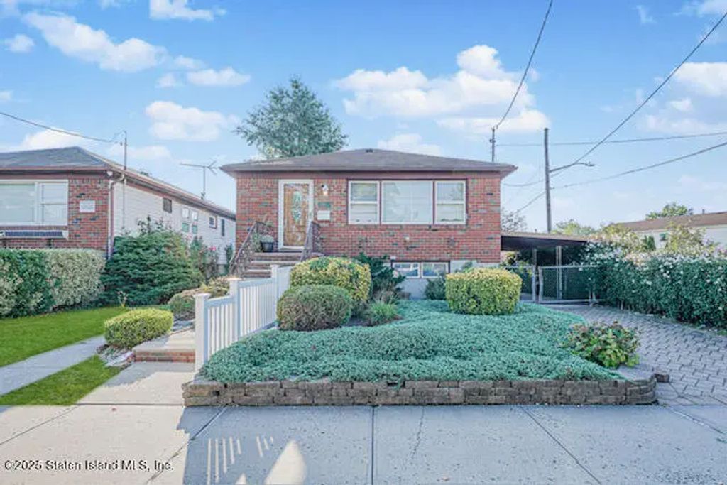 187 Willow Road, Staten Island