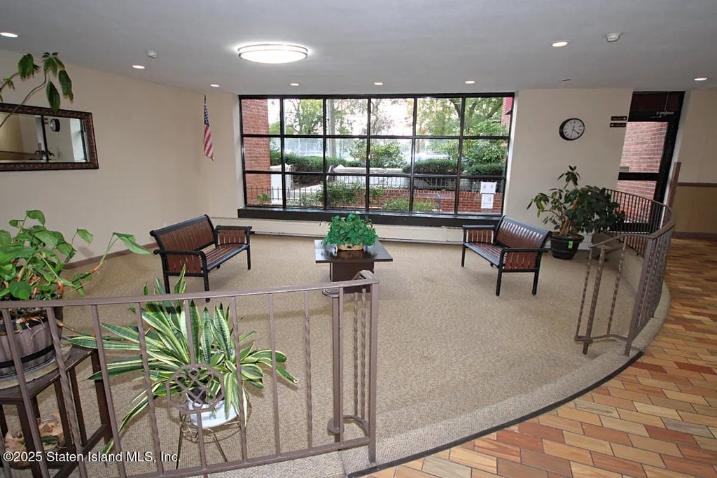 100 Colfax Avenue 6d, Staten Island