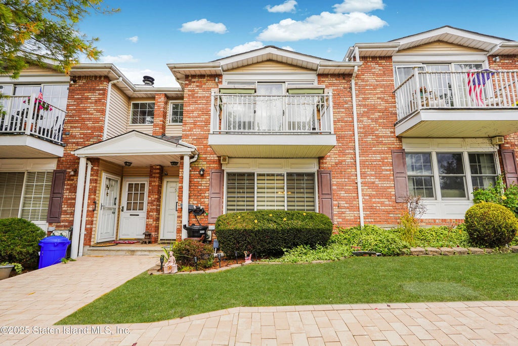 53 Saturn Lane, Staten Island