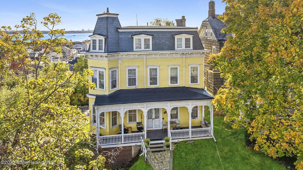 351 St Pauls Avenue, Staten Island