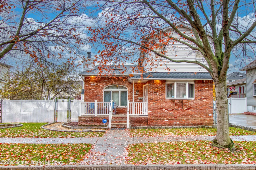 382 Manhattan Street, Staten Island