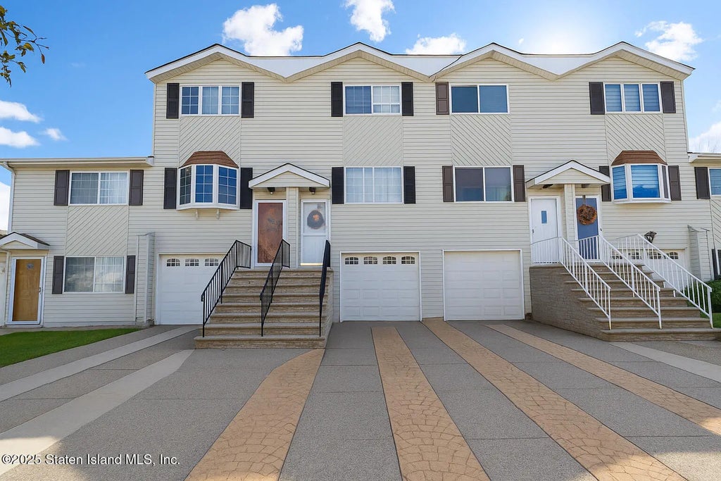 516 Medina Street, Staten Island