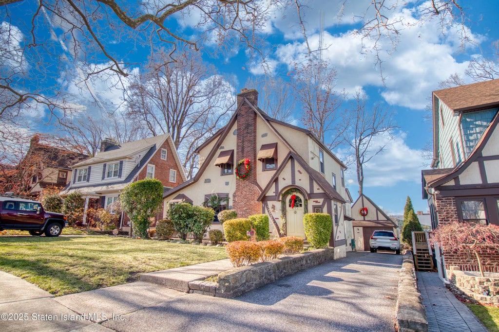 58 Conyingham Avenue, Staten Island