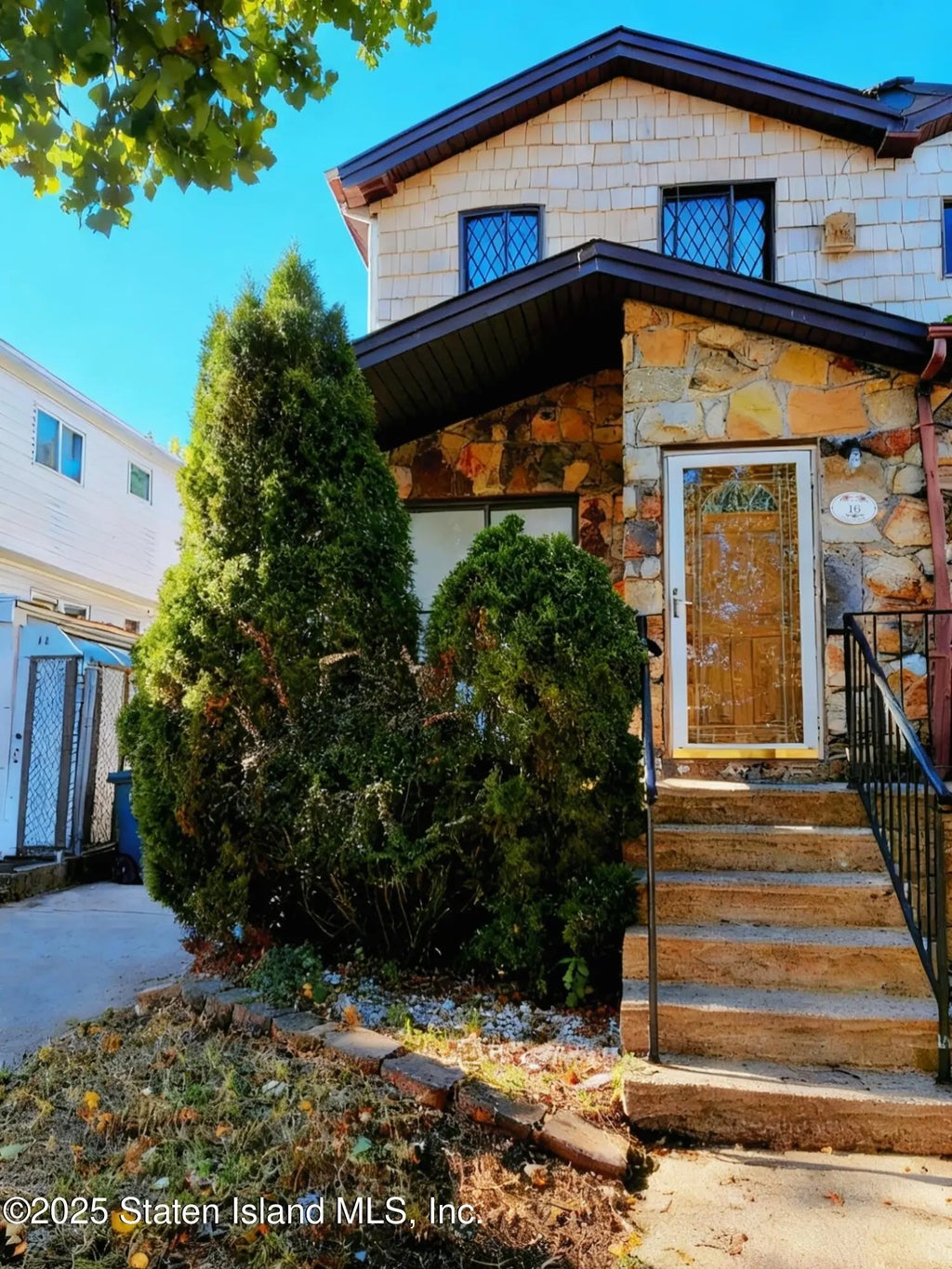 16 Travis Avenue, Staten Island