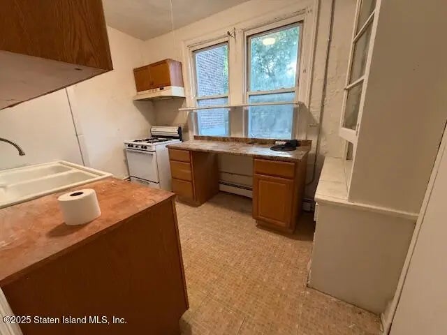 202 Bay Street, Staten Island