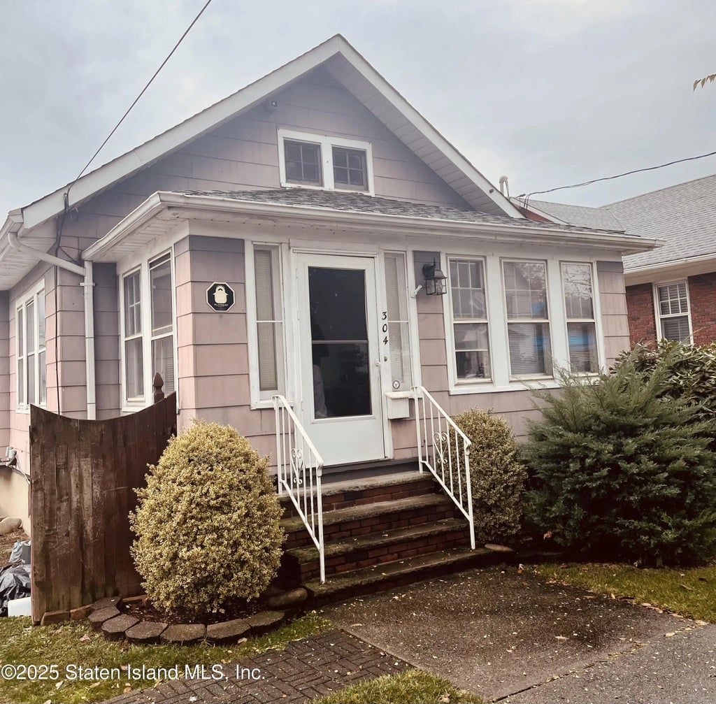 304 Livermore Avenue, Staten Island