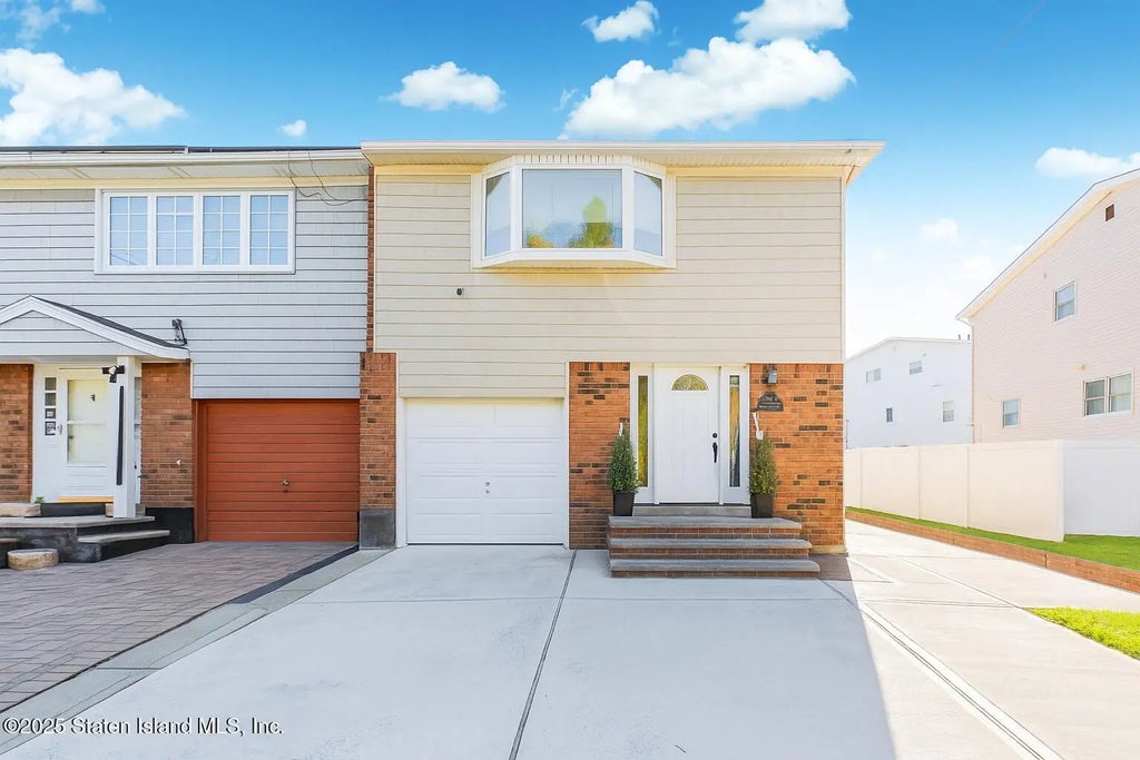 998 Arthur Kill Road Road, Staten Island