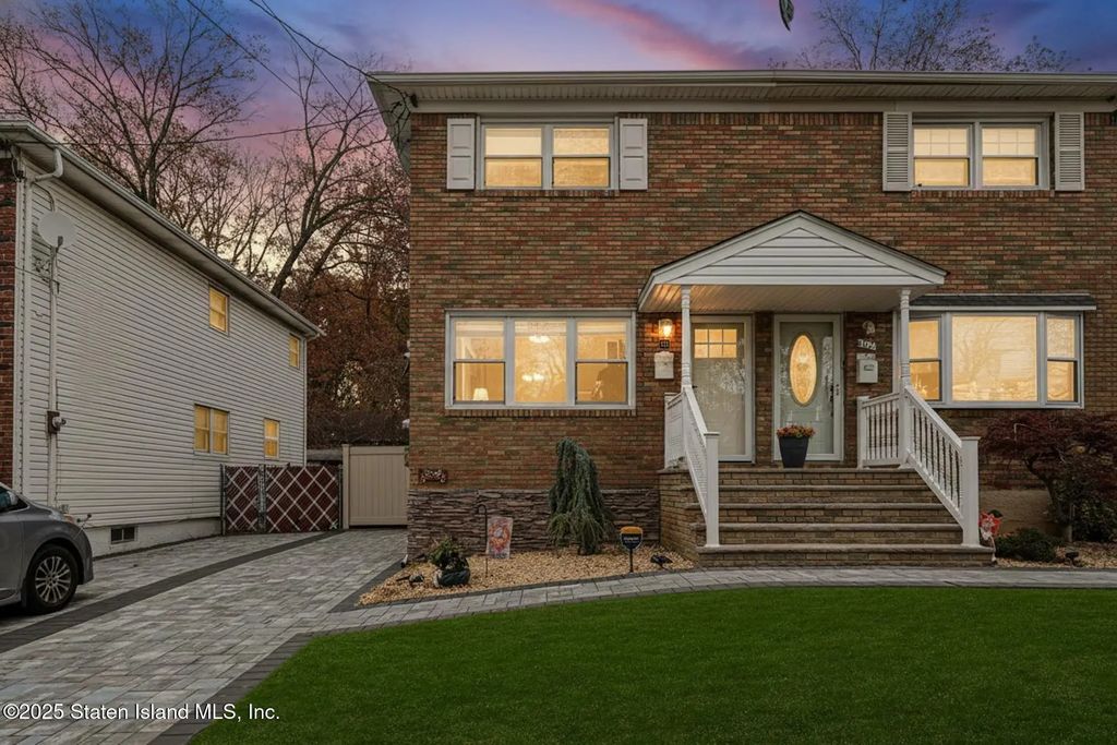 115 Sheraden Avenue, Staten Island