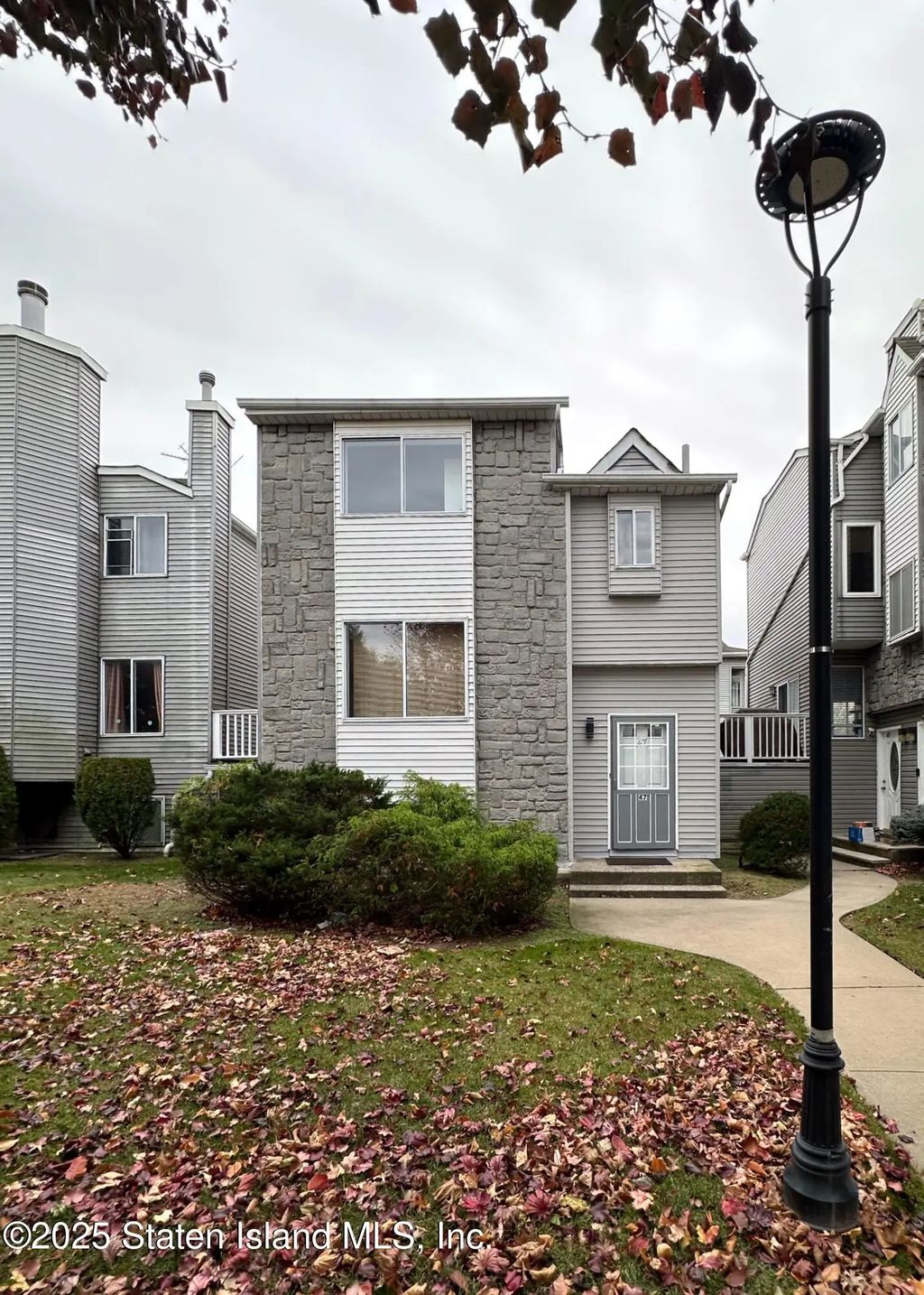 47 Regal Walk, Staten Island
