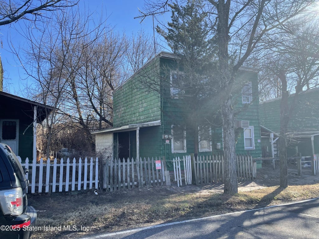 83 Kreischer Street, Staten Island